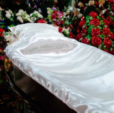 Набор атласный с узким серебряным кружевом (ПР-104) Набор атласный с узким серебряным кружевом (ПР-104)