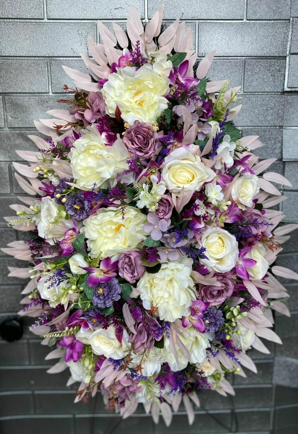 венок с белыми розами венок с белыми розами