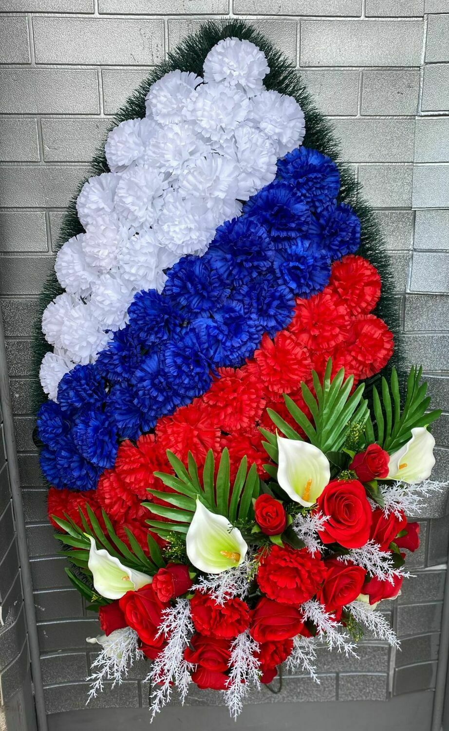 венок с крестом