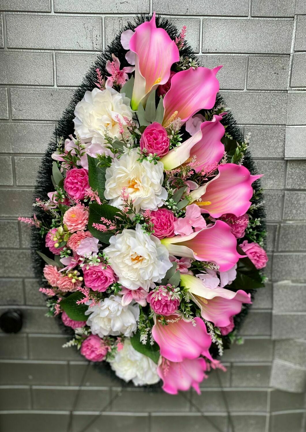 венок с лилиями