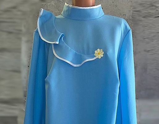 Платье №18 голубое с воланом и цветком