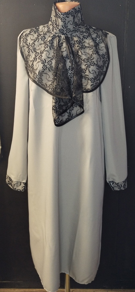 Платье похоронное с черным гипюровым воротником
