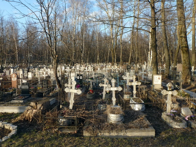 Стандартная уборка могилы на кладбище в Санкт-Петербурге (захоронение до 4 кв.м.)